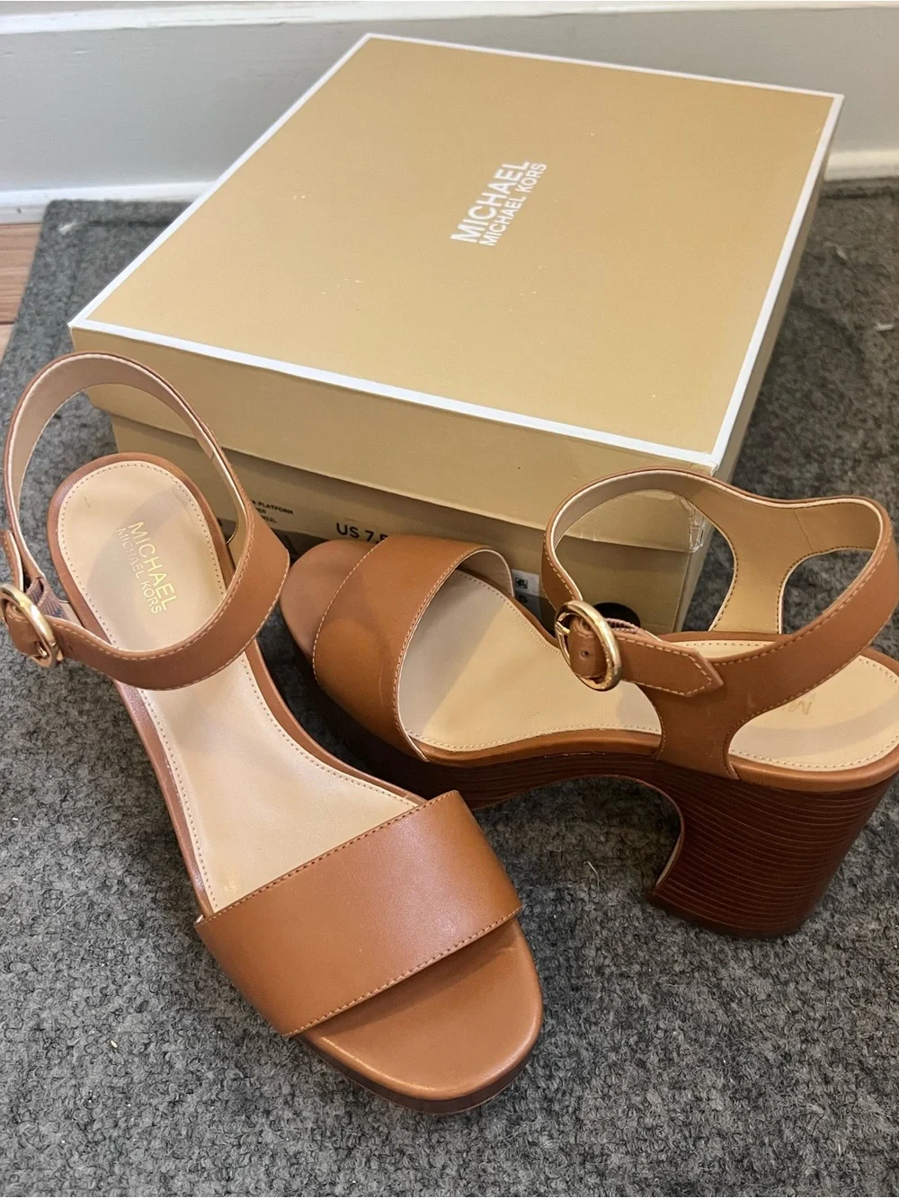 Michael Michael Kors Platform Block Heel Sandals Tan size 7.5